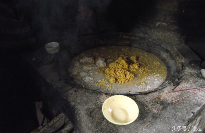 还需要煮熟才变成猪食。 